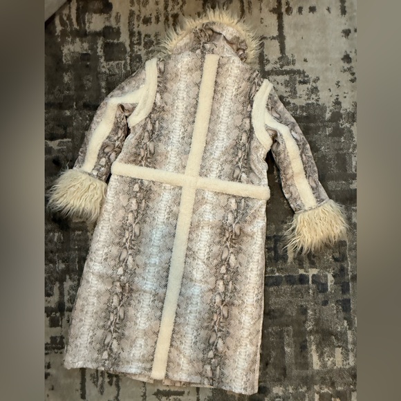 New with Tag! Snake Print Shearling Trim Longline Aviator Coat. Brand-Nasty Gal! - Picture 7 of 9